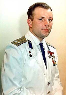 Gagarin recibió una educación técnica y aérea