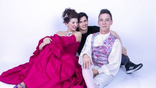 El autor y director José Militano junto a Marcos Montes y Fernanda Morello.&nbsp; 