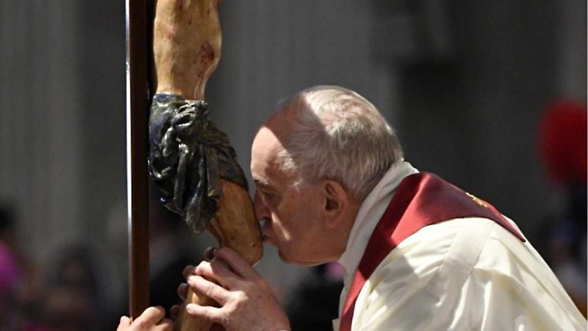 Francis thanked Benedict XVI for all the good he did Francis thanked Benedict XVI for all the good he did