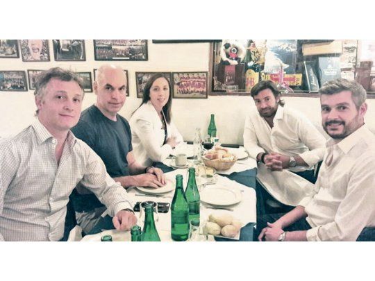 Almuerzo. María Eugenia Vidal, Horacio Rodríguez Larreta, Federico Salvai y Fernando De Andreis, ayer.