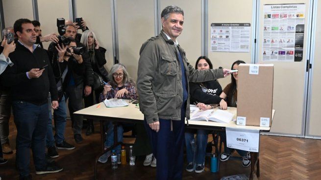 Jorge Macri votó cerca de las 11:45 en el Colegio Bayard.