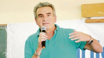 Paso. Rossi sigue en campaña, pero abandona si se presenta Cristina.