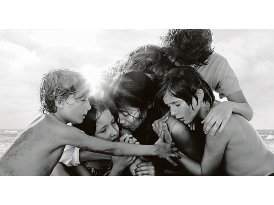 Roma. La película autobiográfica del cineasta mexicano Alfonso Cuarón, premiada con el León de Oro de Venecia, se estrenará en Netfilx el 14 de diciembre y excepcionalmente en un puñado de salas del mundo.