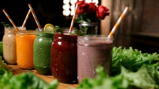 Los licuados de frutas son increíbles para la salud de la piel.