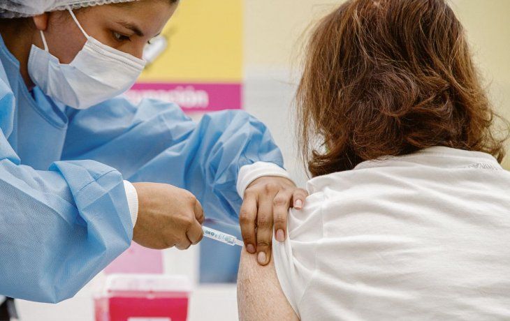 virus. Llegarían Sputnik V y partida de vacunas de Covax el fin de semana.