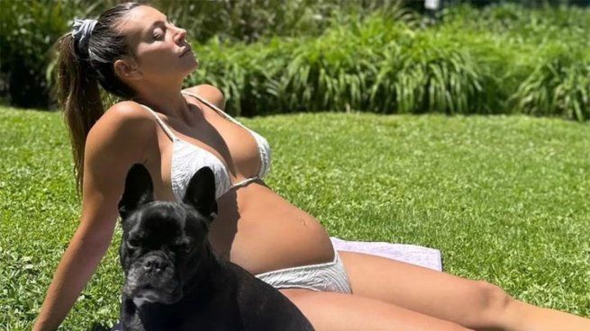 Desde la televisión hasta las redes, estos futuros padres famosos comparten la emoción y las historias detrás de sus esperados bebés en 2025.