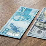 La suba del petróleo por el cierre del estrecho de Ormuz inyectó dólares en la economía brasileña y fortaleció su moneda, a diferencia del peso uruguayo. La suba del petróleo por el cierre del estrecho de Ormuz inyectó dólares en la economía brasileña y fortaleció su moneda, a diferencia del peso uruguayo.