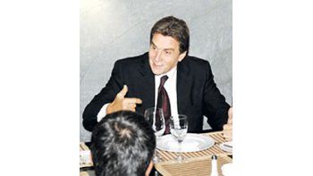 ámbito.com | Para elpresidentede Volkswagen,ViktorKlima, laArgentinaes atractivaparainvertir porla competitividad,calidad dela mano deobra yproductividad.