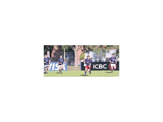 Benjamín Madero  en la práctica realizada por Los  Pumas, que el sábado se medirán con el seleccionado de Georgia, buscando la rehabilitación tras las dos derrotas frente a Inglaterra.