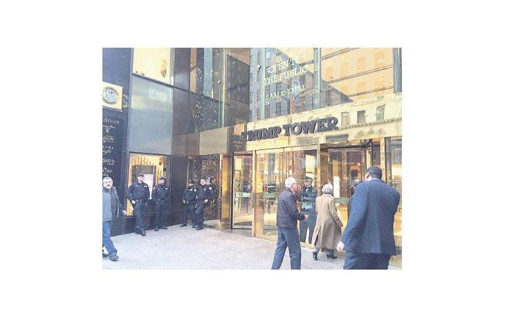 ámbito.com | La Policía neoyorquina, en la 5ta. Avenida, para evitar nuevos incidentes en los actos de campaña de Donal Trump, en medio de un clima en el que la preocupación de la Argentina por un acuerdo con fondos buitre es imperceptible.