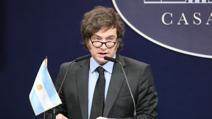 Javier Milei asistirá al funeral del papa Francisco junto a parte del gabinete nacional. Javier Milei asistirá al funeral del papa Francisco junto a parte del gabinete nacional.