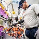 Toyota avanza en el ensamble de baterías para autos híbridos Toyota avanza en el ensamble de baterías para autos híbridos