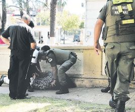 El martes a la madrugada se vivieron escenas de violencia en el hospital Piñero, cuando familiares de un grupo de heridos entraron a los tiros.