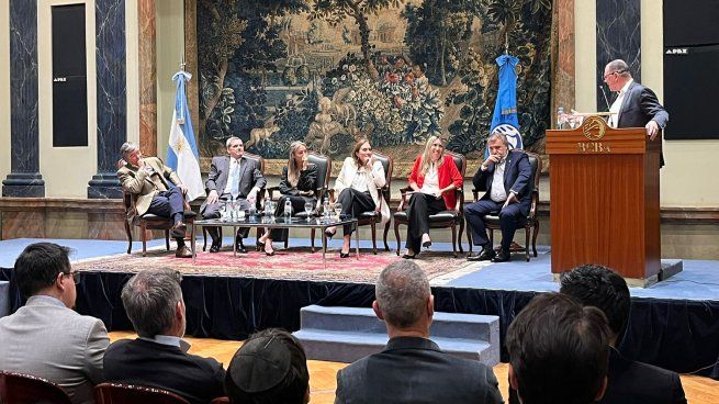 La atmósfera del Foro por la Ley de Lobby osciló entre el beneplácito por la apertura de un debate largamente postergado en el país y una profunda solemnidad técnica.