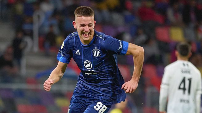 El debutante Gustavo Albarracín estampó el 4-2 definitivo para Talleres, que con las sobresalientes producciones de Gastón Benavidez (participó de tres goles), los Portillo (Marcos y Juan), Matías Galarza y el chileno Bruno Barticciotto, hizo daño por las bandas y por el centro frente a los espacios que entregó su rival.