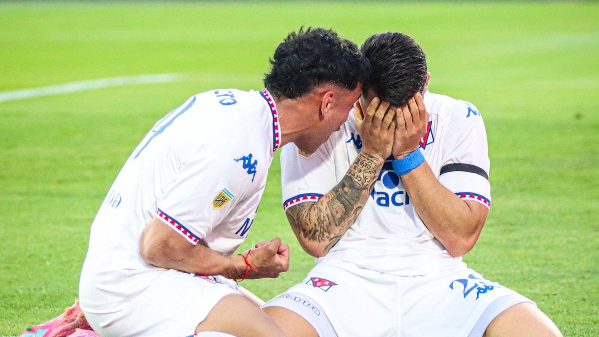 Goal and dedication to heaven: Nacho Russo scored against Newell’s after the death of his father, Miguel Ángel