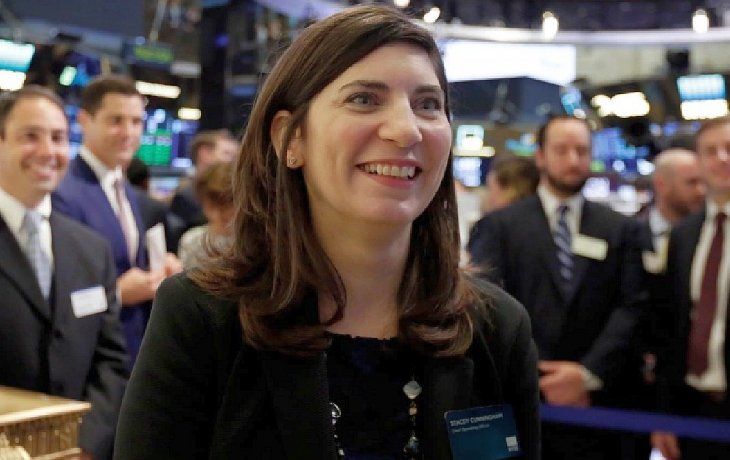 Stacey Cunningham es por primera vez en sus 226 años de historia, la presidenta de la Bolsa de Valores de Nueva York.