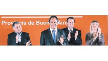 Daniel Scioli se mostró con Julio Pereyra (FAM), el electo Martín Insaurralde y Cristina Álvarez Rodríguez.