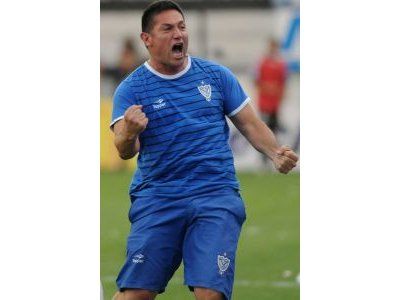Vélez ya tiene entrenador: el Turu Flores Vélez ya tiene entrenador: el Turu Flores