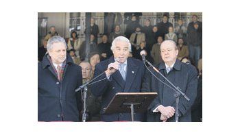 El presidente de la Sociedad Rural Argentina, Luciano Miguens, junto al titular de CRA, Mario Lambías, y al presidente de Coninagro, Fernando Gioino. Una asociación en medio del enfrentamiento con el gobierno.