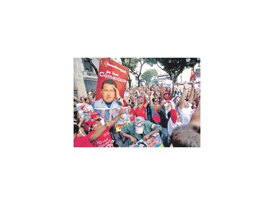 El chavismo moviliza su aparato para las elecciones municipales del domingo, las que tendrán en la actual coyuntura un significado que excederá la mera designación de alcaldes y concejales.