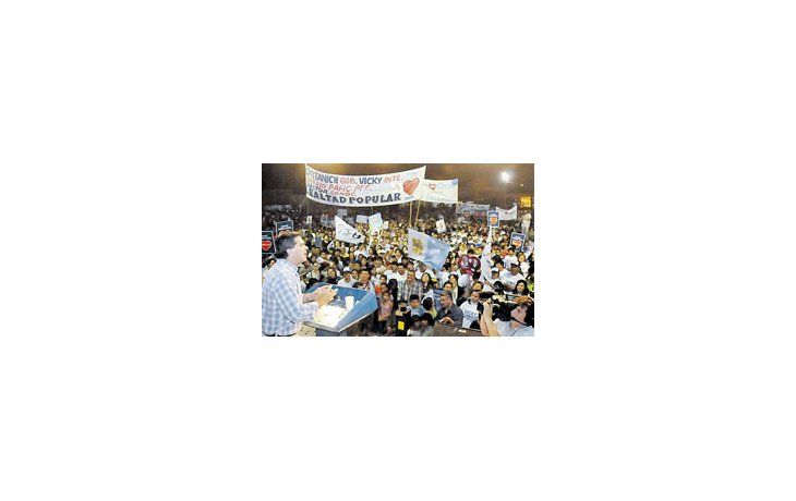 Capitanich marcha tranquilo hacia lo que se presume será su reelección, el próximo domingo. La UCR, representada por Roy Nikisch, intenta salvar la ropa pese a la fuerte hegemonía del frente oficialista.