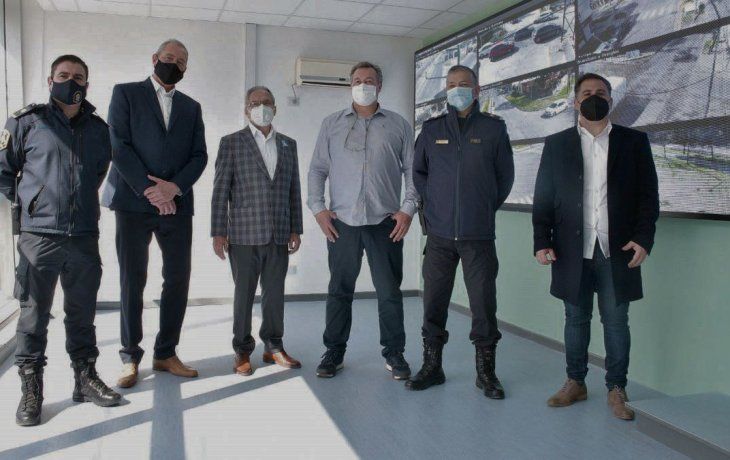 Massa y Descalzo inauguran Centro de Monitoreo Municipal