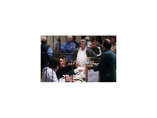 Se eligen 13 diputados, 4 senadores provinciales y 49 intendentes municipales