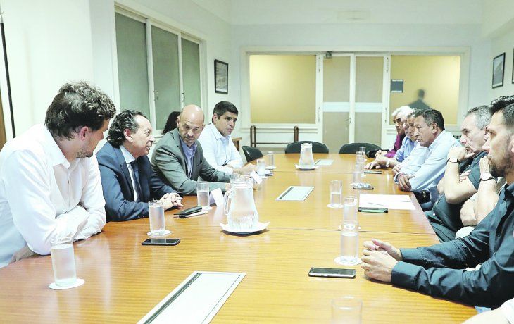 ámbito.com | PAG14-15-REUNION.jpeg