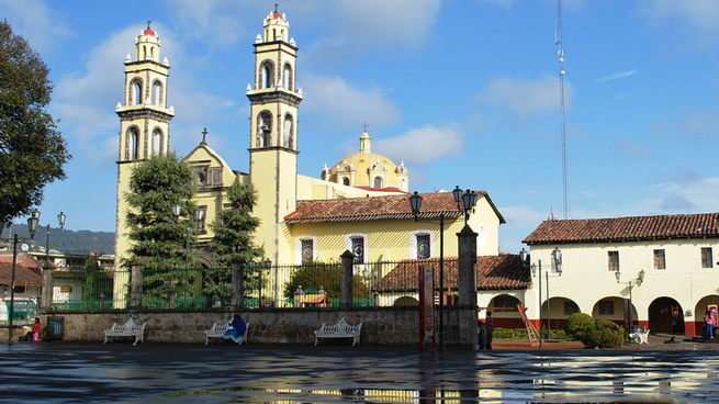 El pueblito mágico cercano a CDMX que enamora con su impactante cascada