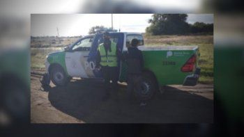 la ultima foto de facundo astudillo castro: esposado por la policia bonaerense