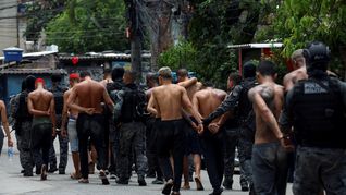 Los drones se convirtieron en la nueva herramienta de ataque de los criminales contra la policía en Río de Janeiro. Los drones se convirtieron en la nueva herramienta de ataque de los criminales contra la policía en Río de Janeiro.