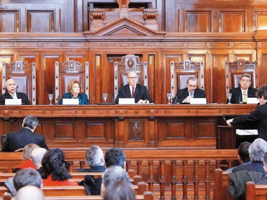 PANDEMIA. La actividad en la Corte empieza a retomar el ritmo aunque los jueces mantienen contactos virtuales.