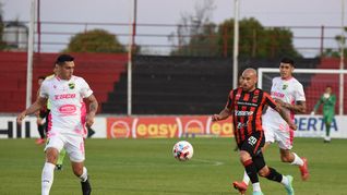Patronato y Defensa y Justicia jugaron un partidazo en Paraná.