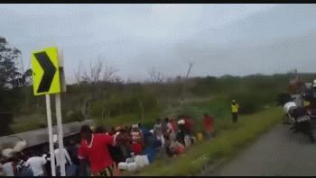 Según la gobernación, 39 de los heridos fueron trasladados en un avión militar a otras ciudades debido a la gravedad de sus quemaduras: 14 a&nbsp;Valledupar, 13 a&nbsp;Barranquilla&nbsp;y 12 a&nbsp;Bogotá.