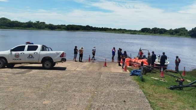 Tres mujeres murieron en un naufragio en el rio Paraná.