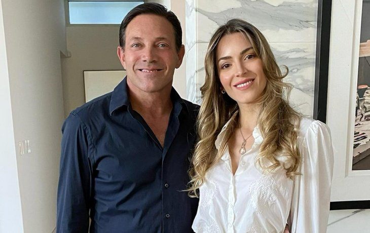 el lobo de wall street veranea en punta de este junto a su esposa argentina