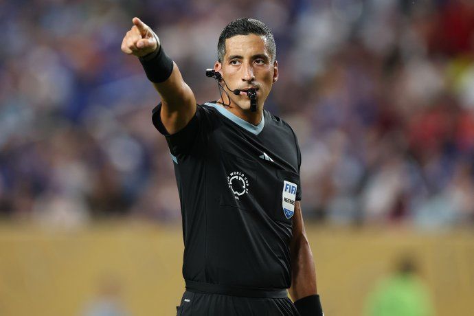 Falcón Pérez debutará en el máximo certamen de selecciones a sus 37 años. Falcón Pérez debutará en el máximo certamen de selecciones a sus 37 años.