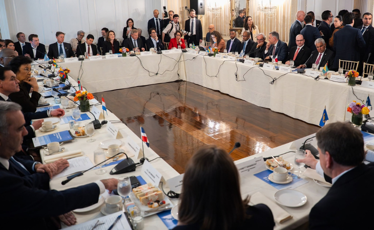 El presidente Yamandú Orsi expuso ante el BID en el marco de su gira en Nueva York. El presidente Yamandú Orsi expuso ante el BID en el marco de su gira en Nueva York.