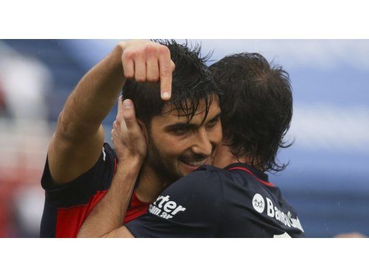 San Lorenzo gana y da pelea en todos los frentes.