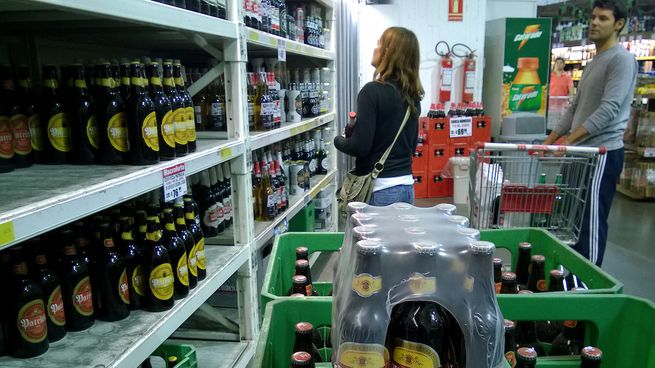 La venta de bebidas alcohólicas cesará a partir de las 19.30 del sábado.