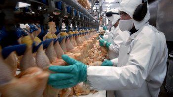Granja Tres Arroyos es la principal firma avícola de Argentina, procesa 760.000 pollos por día.&nbsp;