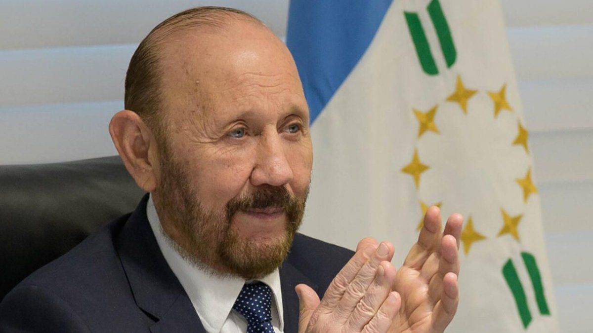 The governor of Formosa announced a 25% increase for public employees