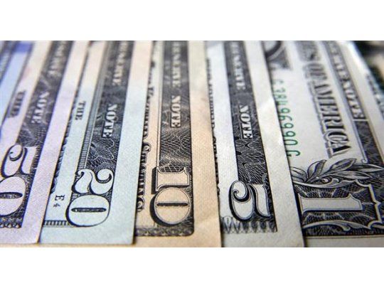 Se desaceleran los créditos al sector privado