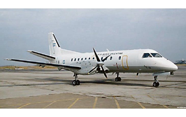 ámbito.com | En tierra. El SAAB 340 que la Fuerza Aérea utilizar para cubrir rutas de la estatal LADE por la Patagonia.