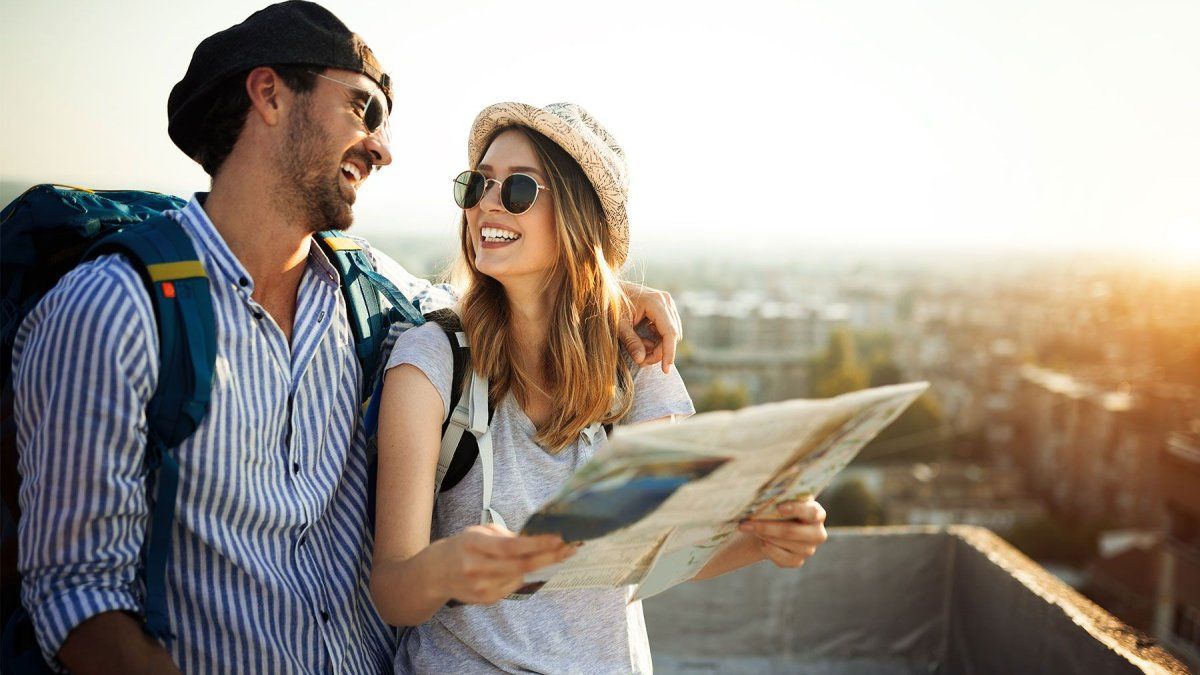 Are people traveling really happier? This revealed science