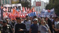 Agrupaciones estudiantiles, médicas, partidos de la oposición y gremios confluyen en una manifestación nacional mientras la Cámara de Diputados trata los vetos a las leyes de emergencia pediátrica y financiamiento universitario; la zona de Congreso estará intransitable; los puntos de encuentro y horarios de cada movilización.&nbsp;