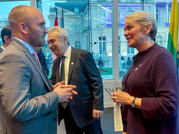 El ministro de Econom&iacute;a Mart&iacute;n Guzm&aacute;n junto a la Secretaria de Energ&iacute;a de EE.UU, Jennifer Granholm.