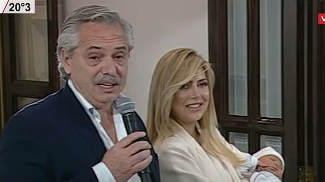 alberto y fabiola presentan a francisco.jpg