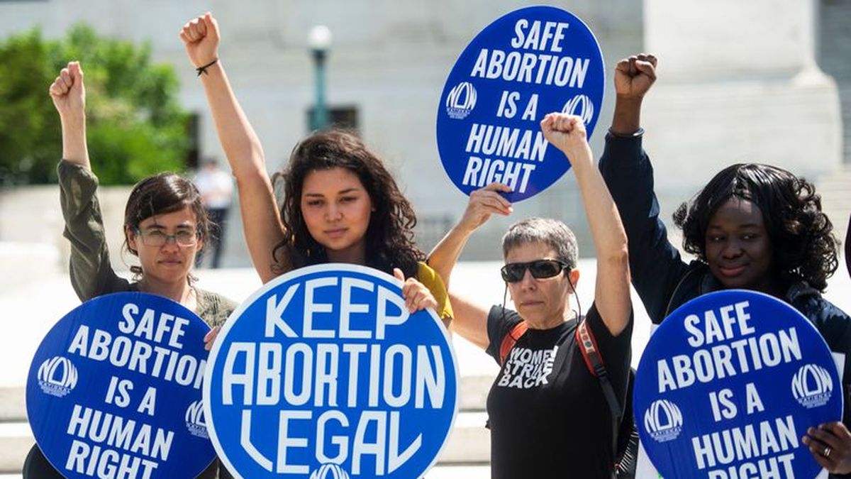US court reinstates law prohibiting most abortions in Texas